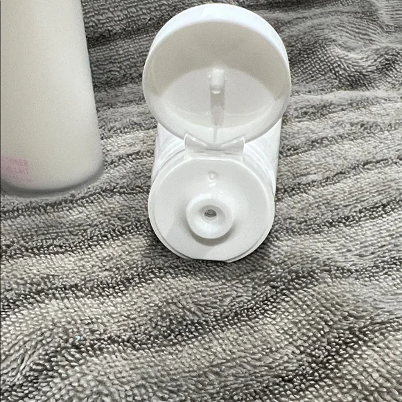 Jeffree Star Skincare Toner - Pink and White - Picture 4 of 6